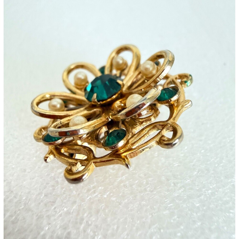 Vintage 1960s Emerald Rhinestone Faux Pearl Flower Brooch Gold Tone Beautiful v